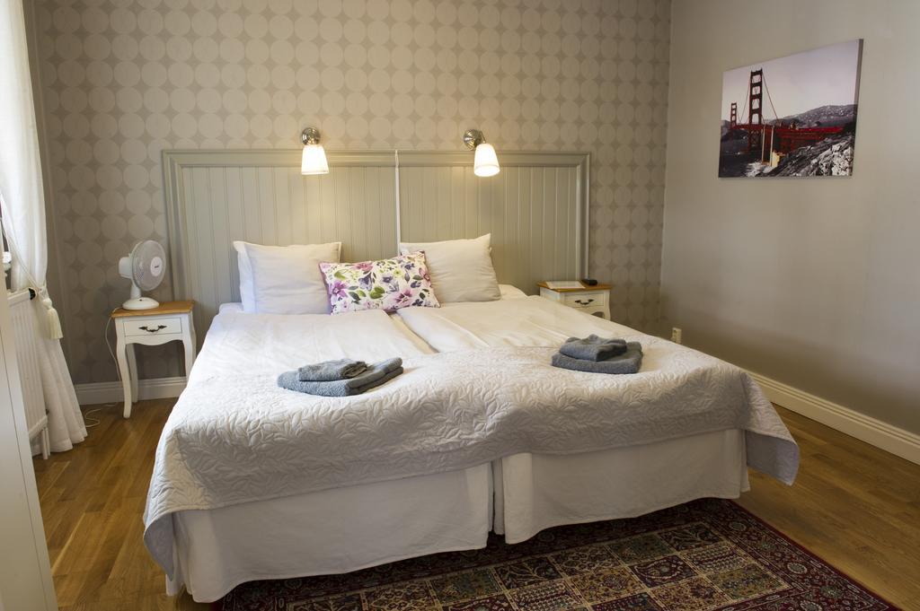 Lilla Hotellet I Nora Buitenkant foto
