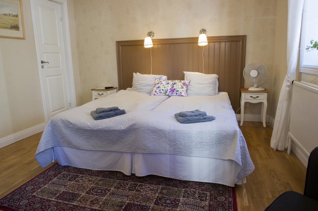 Lilla Hotellet I Nora Buitenkant foto