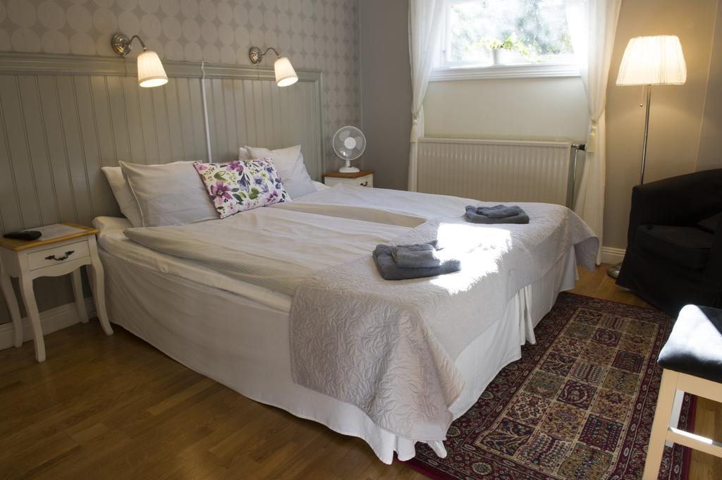 Lilla Hotellet I Nora Buitenkant foto