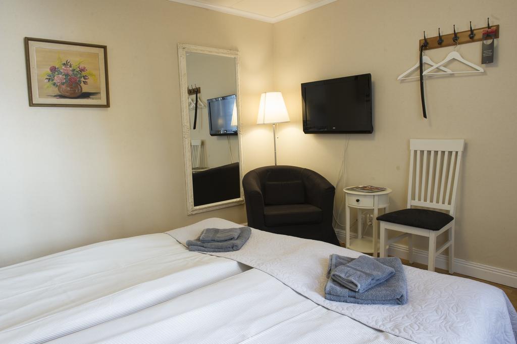 Lilla Hotellet I Nora Buitenkant foto