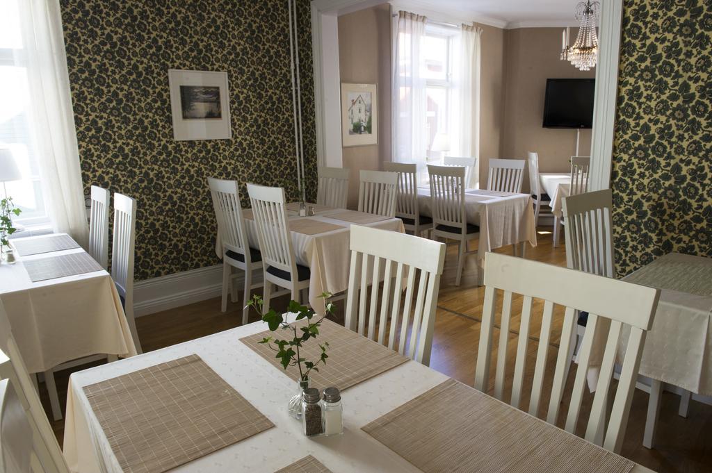 Lilla Hotellet I Nora Buitenkant foto
